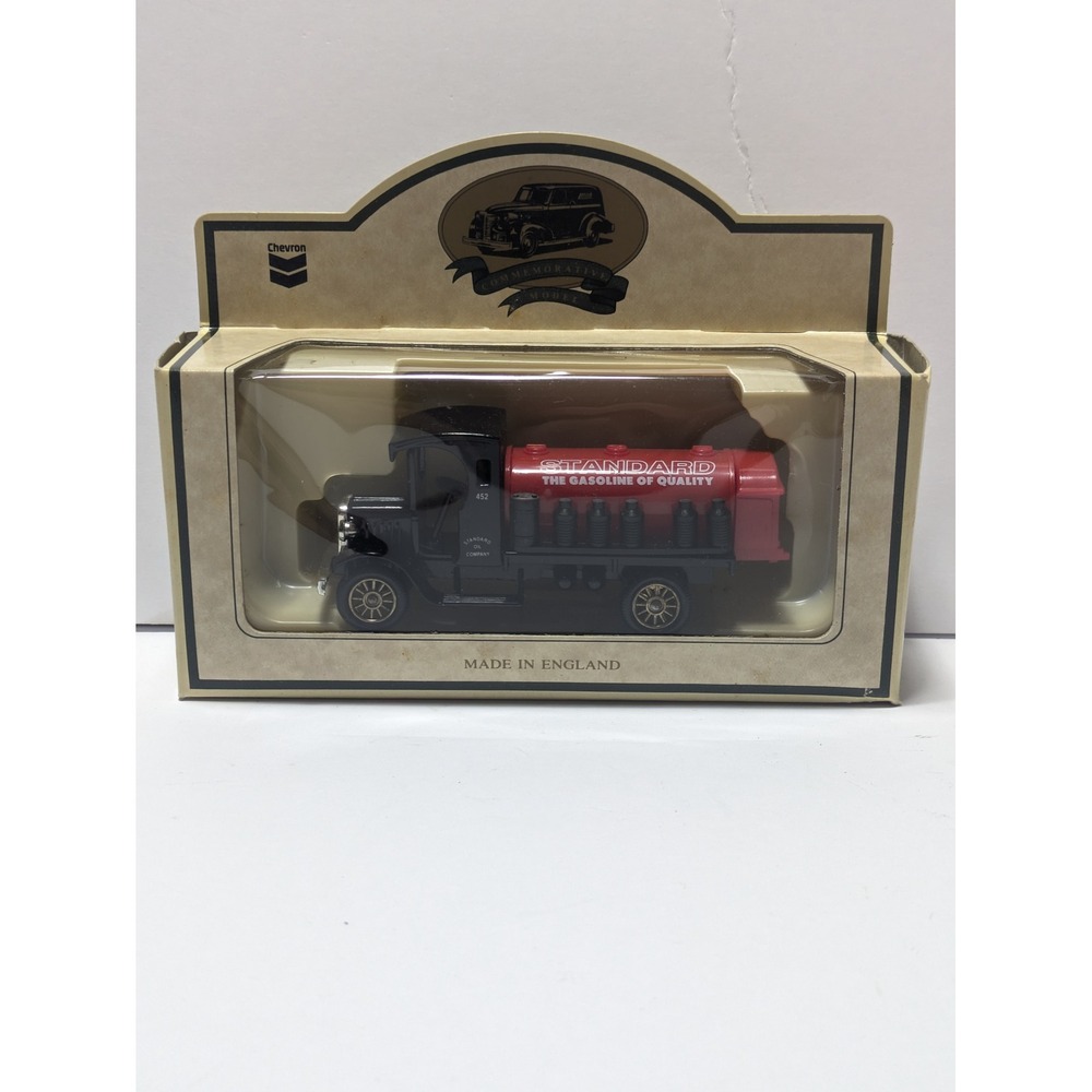 Chevron Lledo Red Crown 1927 Gasoline Truck Commemorative Die-Cast Model Replica